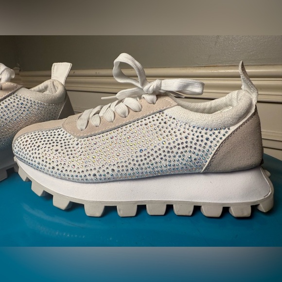 Yoki White Sparkling Sneakers with Textured Design - Picture 3 of 11